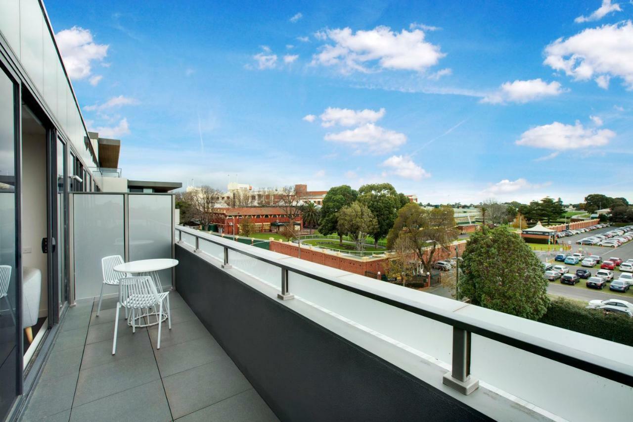 The Caulfield Aparthotel Melbourne Exterior photo